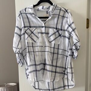 American Eagle Outfitters White and Gray Plaid Button-Down Shirt